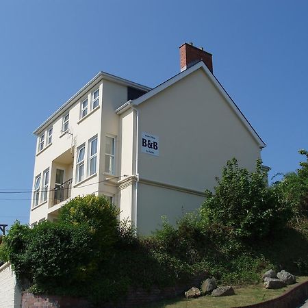 Fern Villa B&B Фишгард Экстерьер фото