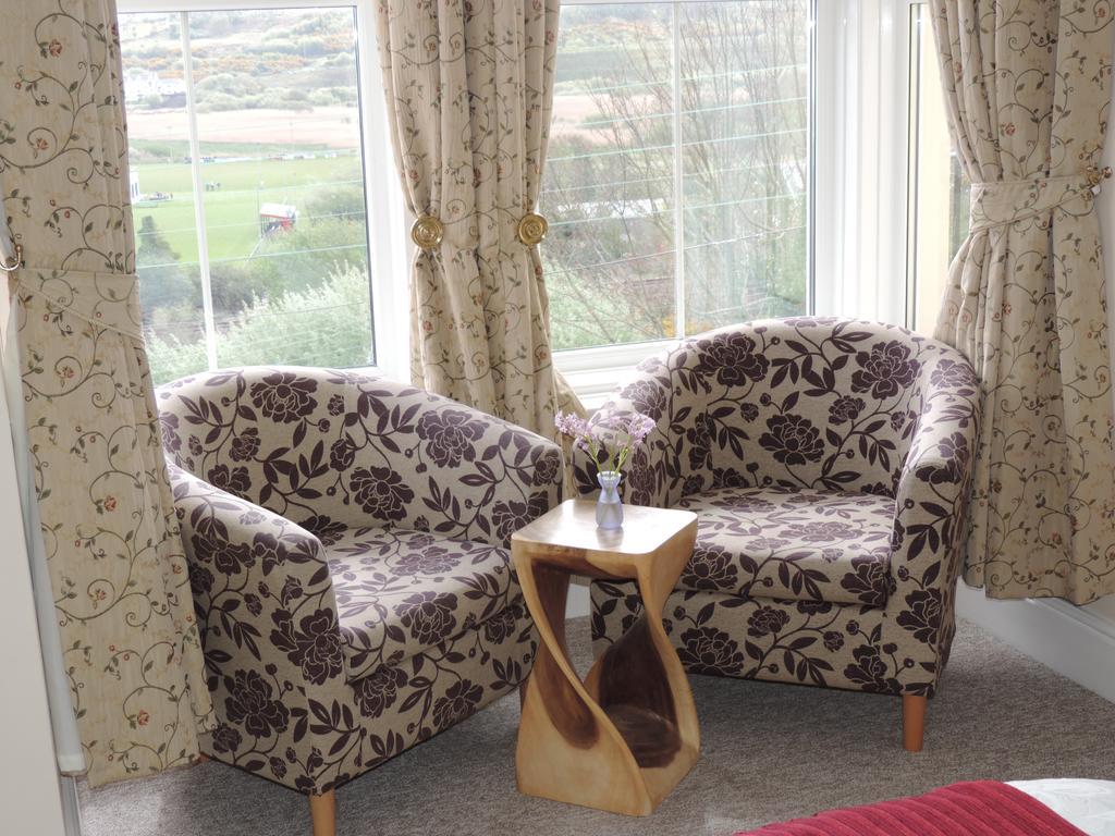 Fern Villa B&B Фишгард Номер фото