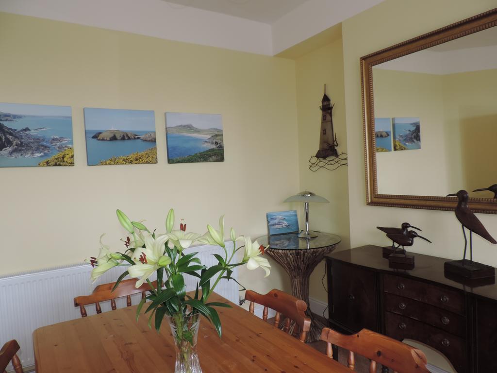Fern Villa B&B Фишгард Экстерьер фото