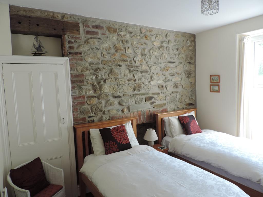 Fern Villa B&B Фишгард Номер фото